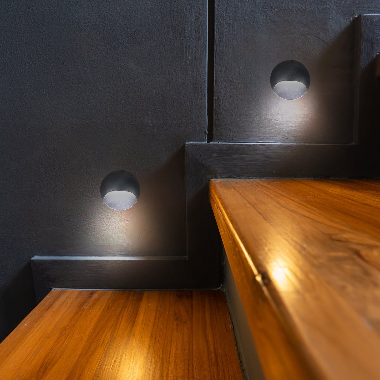 Brilliant Black Waymaker LED Garden Step Light